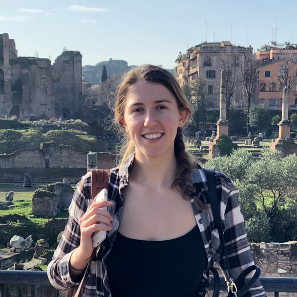 Meet your Posher, Julia - Picture 1 of 1